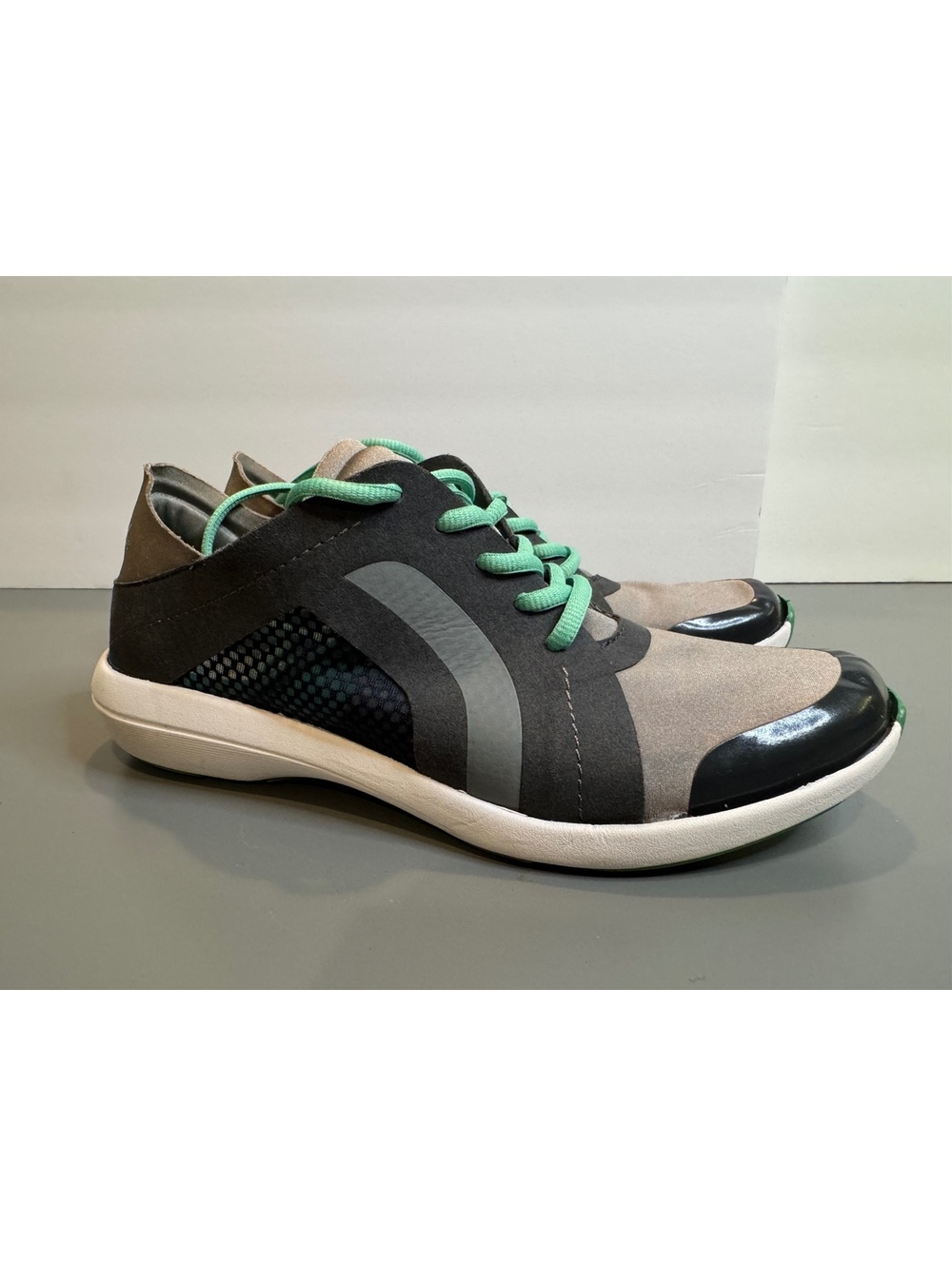 Aetrex Sloane Women Orthotic Sneakers Comfort Walking Shoes Size 6.5 Gray Black
